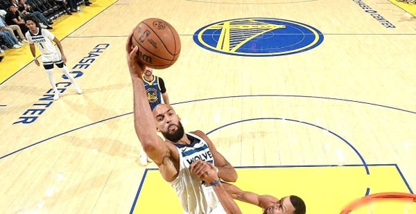 狂轰39+5！库里天使下凡，好汉7分惜败！这一战我必须承认5个推行