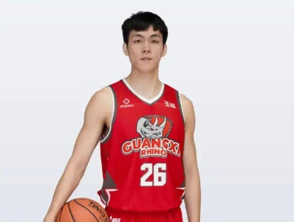 26岁后卫庞峥麟CBA首秀惊艳，27分钟砍16分突破NBL需稳妥偏见