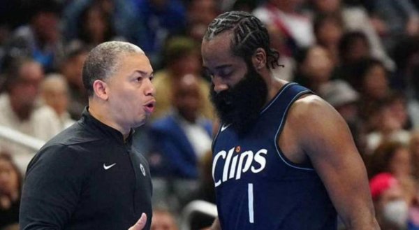 矛盾源流找到了，但和你念念的满盈不同样，不是伦纳德也不是保罗，卢率领的计策会议因哈登寄语失真导致歪曲爆发