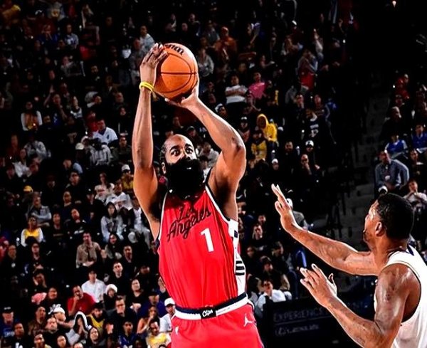 快船征服湖东谈主，靠雇主发怒，球队贯通过错