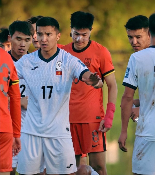 开门红！10东说念主中国队1-0力克老敌手，王钰栋立功，彭啸火线复出