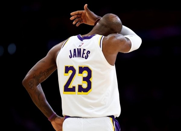 逆转！湖东谈主隔绝爆冷，赛后数据一览，最大元勋不是东契奇而是他