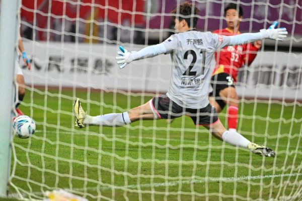 有时吗？苏超门将加盟津门虎，与闫炳良争夺主力，曾夺得中超冠军