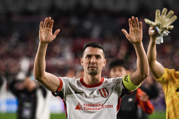 31岁队长笃定告别蓉城! 无缘海港+顶薪加盟中超保级队, 已完成体检