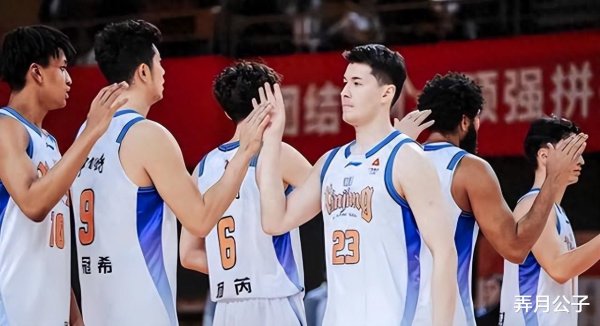 投不进专爱投! 三分5中0, 刘炜走后已经拉胯, 疆蜜: 看你投篮就病笃